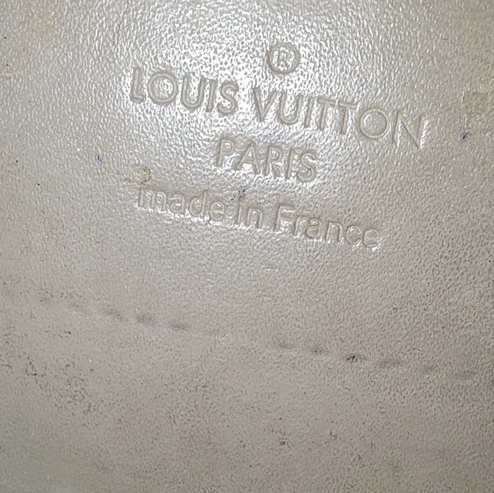 Authentic Louis Vuitton Light Yellow Vernis Monogram Long Snap Sarah Wallet